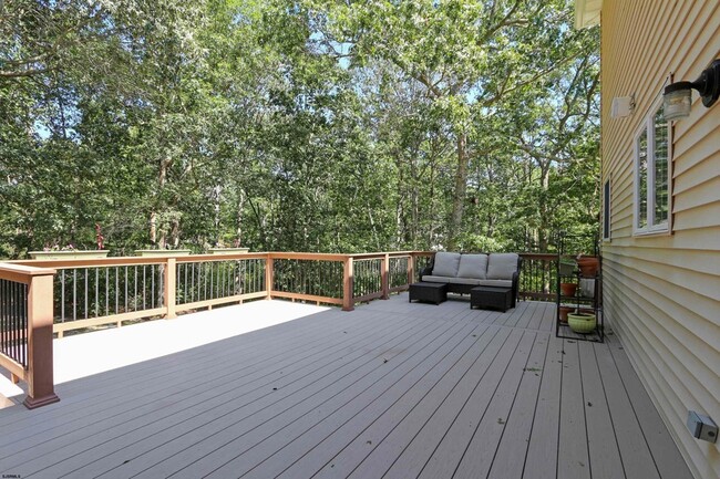 Building Photo - 113 Lighthouse Ln