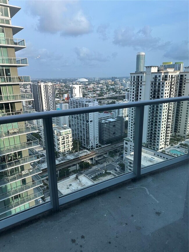 Building Photo - 1100 S Miami Ave