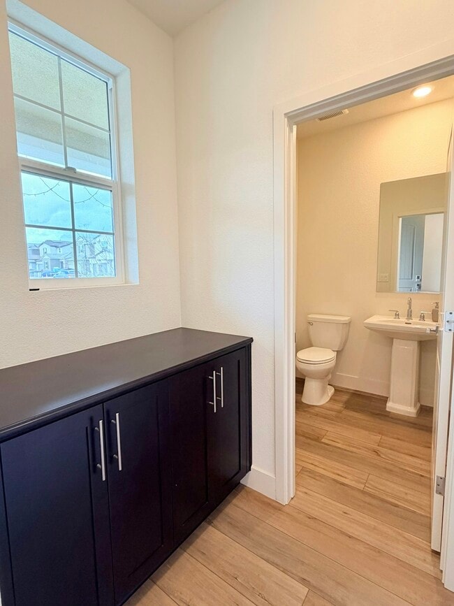 Building Photo - 5242 Upton Ave