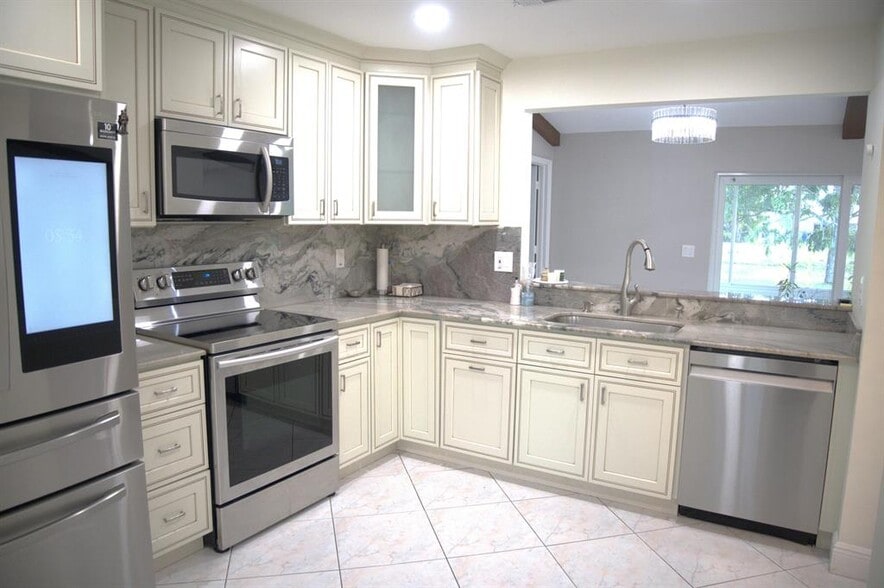 Building Photo - 9746 Lancaster Pl