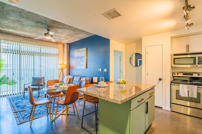 Building Photo - 333 E Roosevelt St