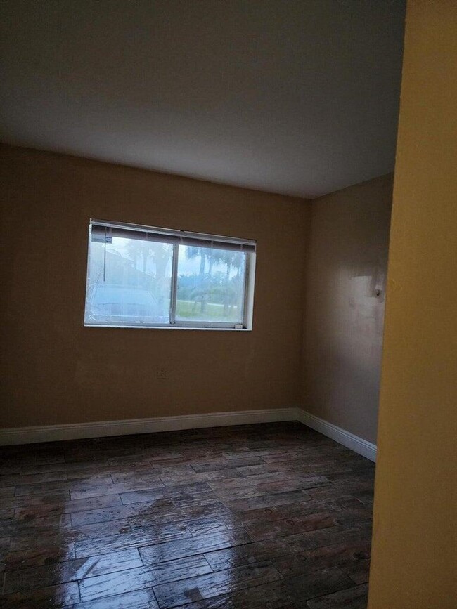 Building Photo - 1198 Lake Terry Dr