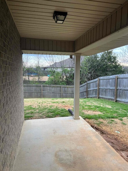 Building Photo - 2461 Belltown Dr SW