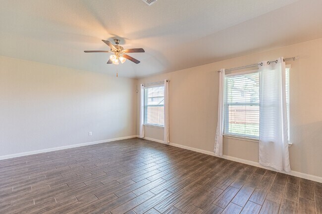 Building Photo - 925 Cypress Ml