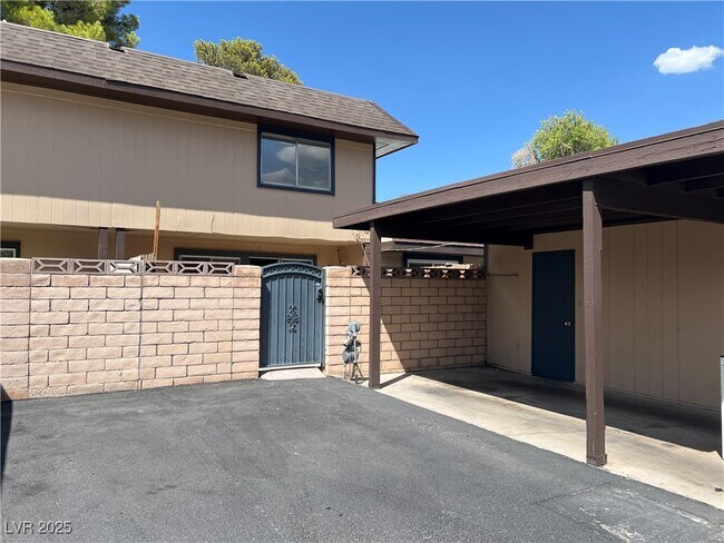 Building Photo - 6168 Meadow View Ln