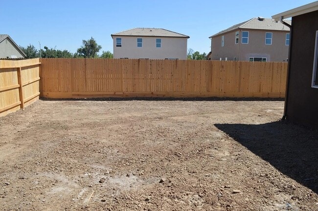 Building Photo - 2430 Bastidas Dr