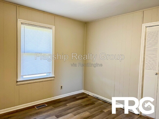 Building Photo - 231 Bunche Dr