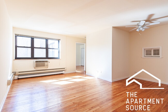 Building Photo - 665 W Wrightwood