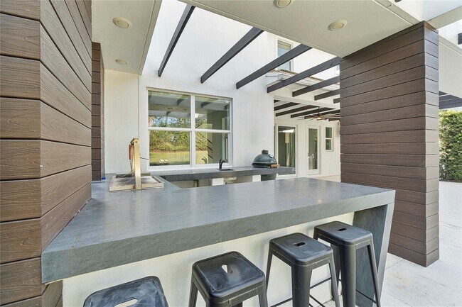 Building Photo - 12015 NW 83rd Pl