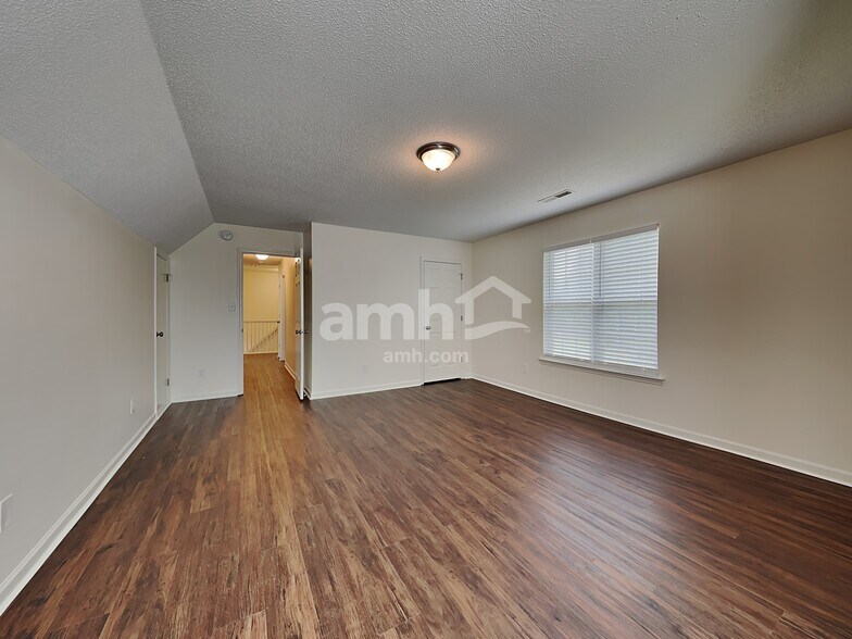 Building Photo - 135 Cabot Dr