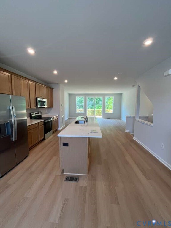 Building Photo - 419 Burden Dr