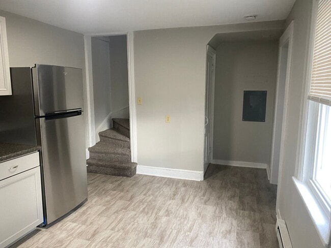 Building Photo - 430 S Queen St