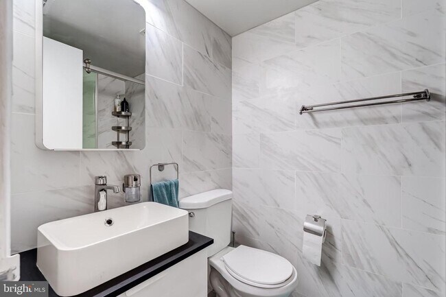 Building Photo - 11643 Stoneview Square