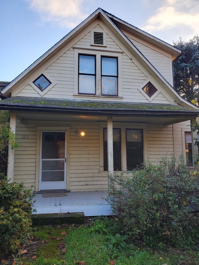 123 Alder Street 123 W Alder St Shelton WA 98584 Apartment Finder