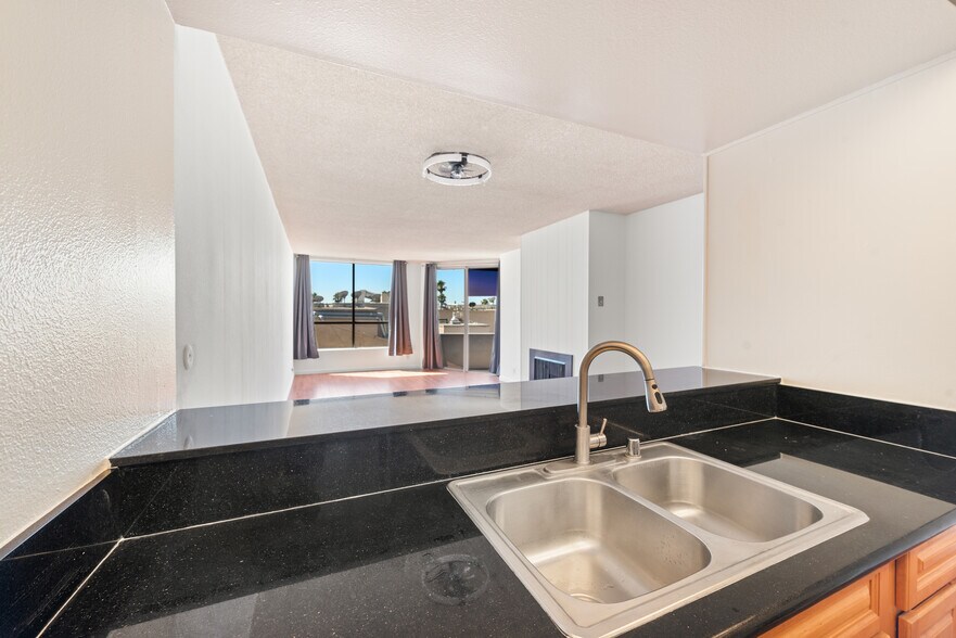 Building Photo - 1745 Camino Palmero St