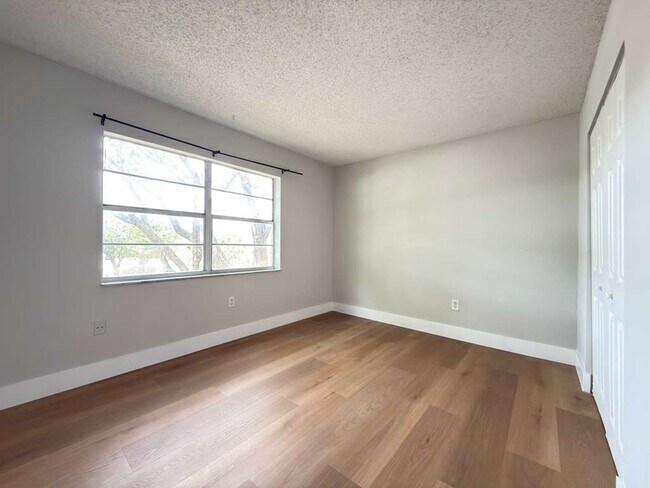 Building Photo - 4304 NW 9th Ave