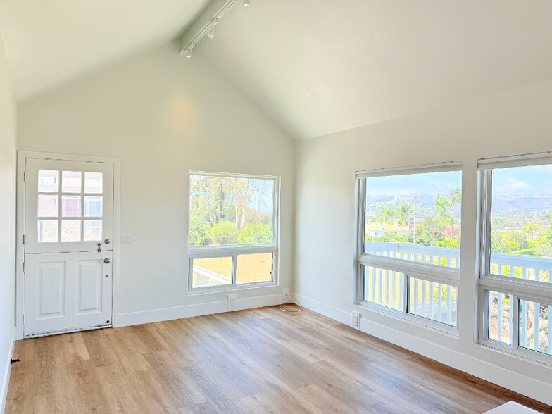 Building Photo - 24033 Vista Corona