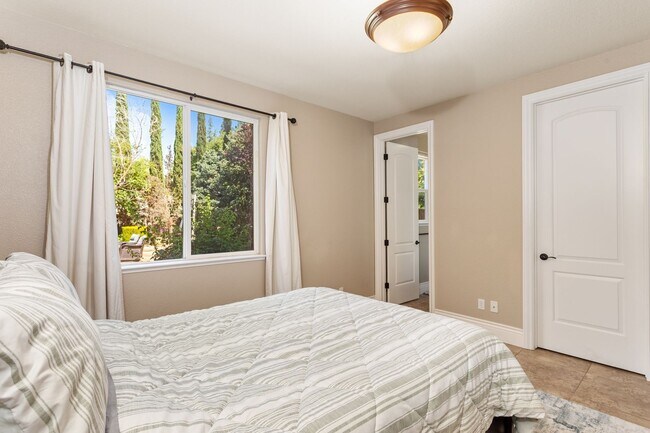 Building Photo - Beautiful Rocklin Home with a Pool!