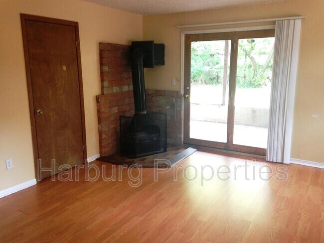 Building Photo - 454 Arapahoe Ave