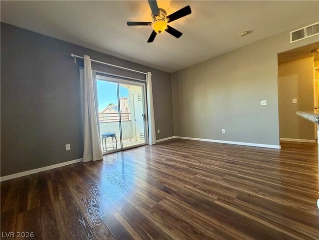 Building Photo - 5650 E Sahara Ave