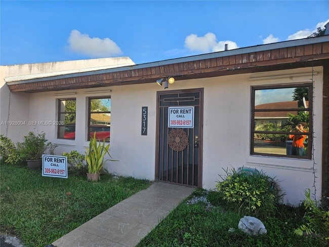 Building Photo - 5317 SW 140th Pl