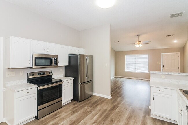 Building Photo - 495 Oakland Hills Dr