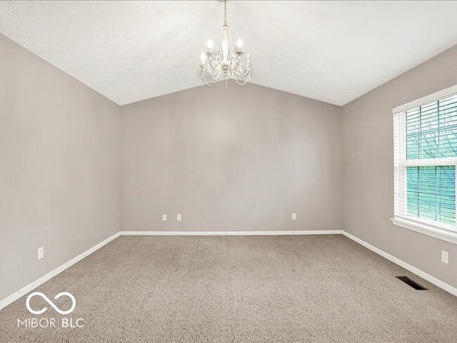 Building Photo - 7133 Silver Lake Dr
