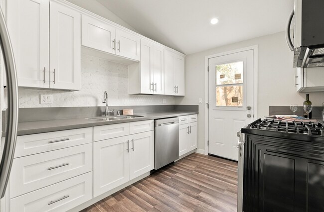 Building Photo - 17138 Sunderland Dr