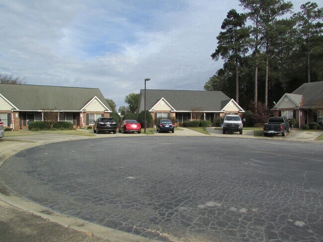 Building Photo - 121 Timberwood Rd