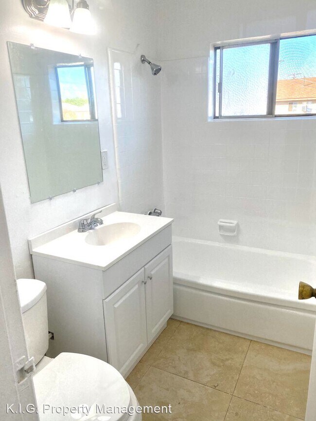 Building Photo - 1 br, 1 bath Apartment - 14109 Hatteras St...