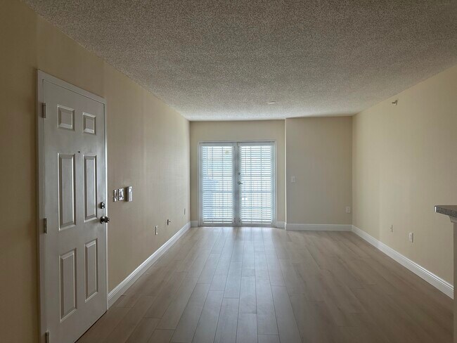 Building Photo - 5001 Wiles Rd