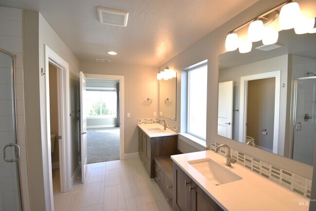 Building Photo - 3241 W Ladle Rapids St
