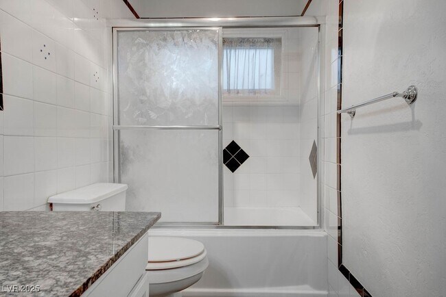 Building Photo - 908 Bonita Ave