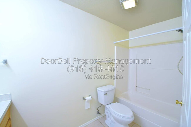 Building Photo - 11621 S Mulberry Ln