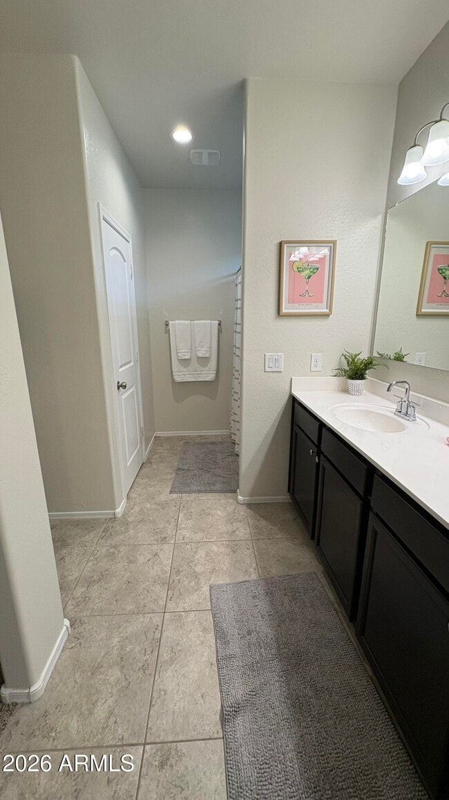 Building Photo - 30998 W Earll Dr