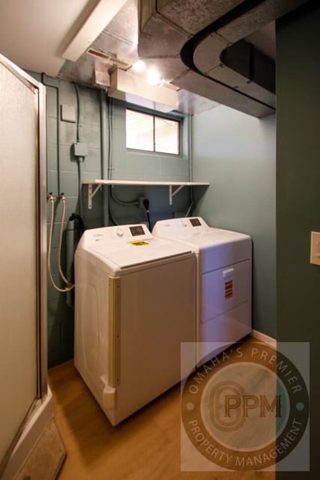 Building Photo - Charming 6 Bed 2 Bath Home Near the Offutt