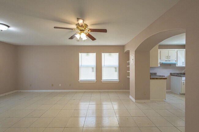Building Photo - 227 Malaga Dr