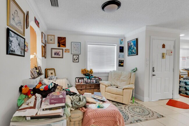Building Photo - 7890 Lago Del Mar Dr