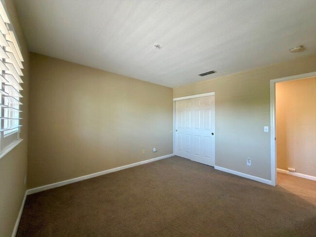 Building Photo - Coveted Napa Yacht Club 3 Bedrooms, 2 1/2 Bathrooms, w/ 1st Level Primary Bedroom/Bath
