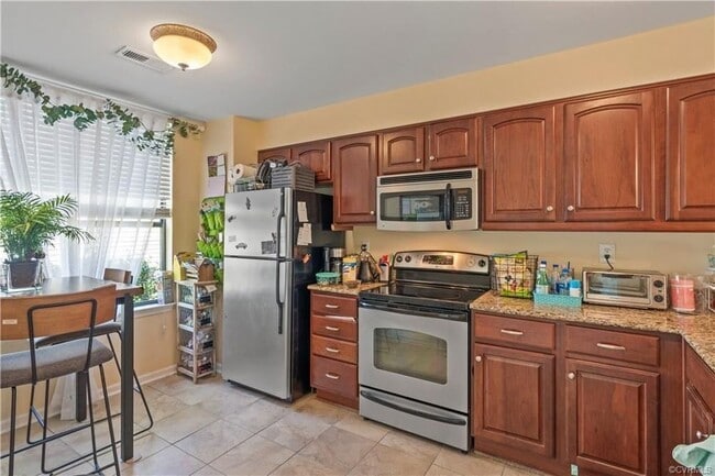 Building Photo - 2912 Woodbridge Crossing Dr