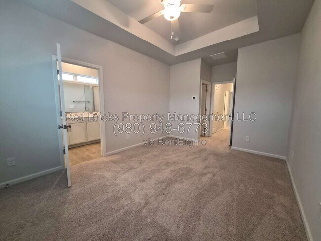 Building Photo - 6510 Harlech St