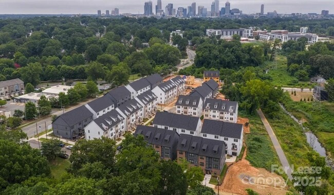 Building Photo - 2741 Rozzelles Ferry Rd