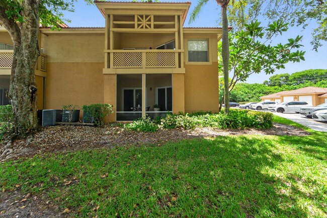 Building Photo - 4807 Via Palm Lakes Via