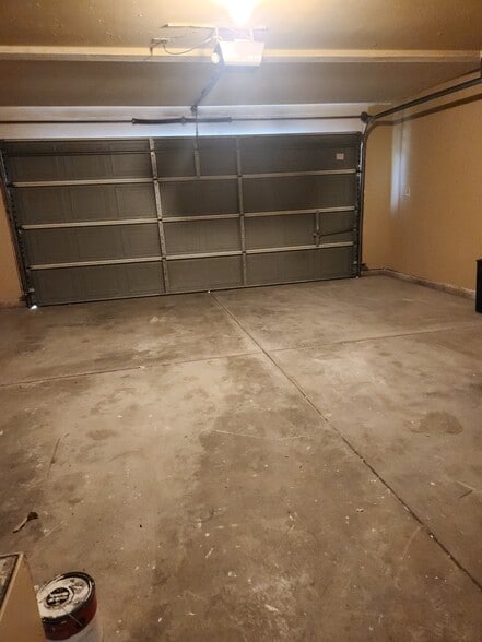 Building Photo - 2156 Cheyenne Way