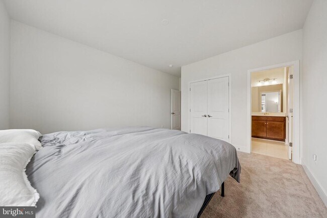 Building Photo - 101 Milvian Wy SE