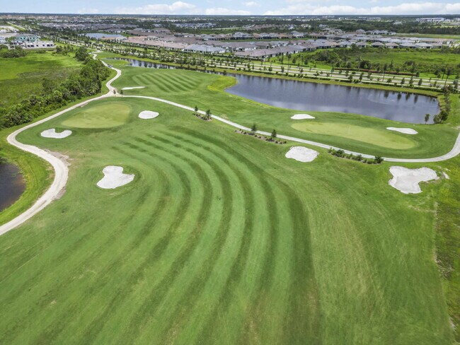 Building Photo - "Fully Furnished 2-Bed, 2-Bath Condo in Wellen Golf!"