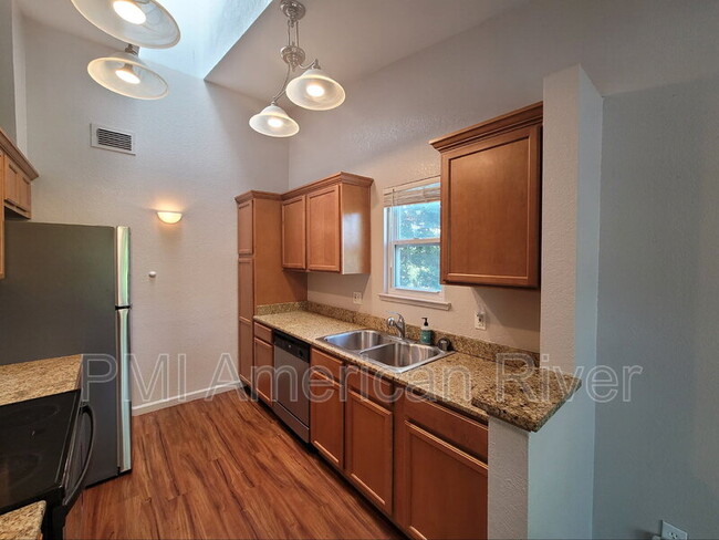 Building Photo - 7131 Stella Ln