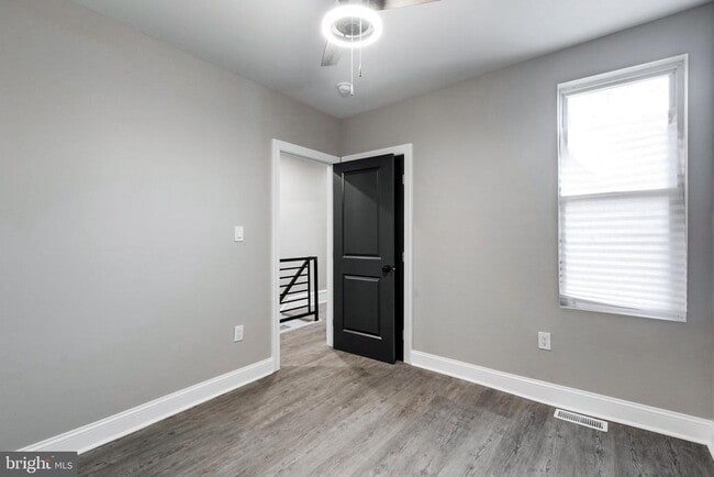 Building Photo - 6205 Elmwood Ave