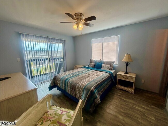 Building Photo - 200 Mid Island Dr
