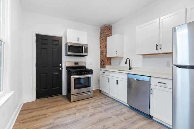 Building Photo - 2 Bed 1 bath House